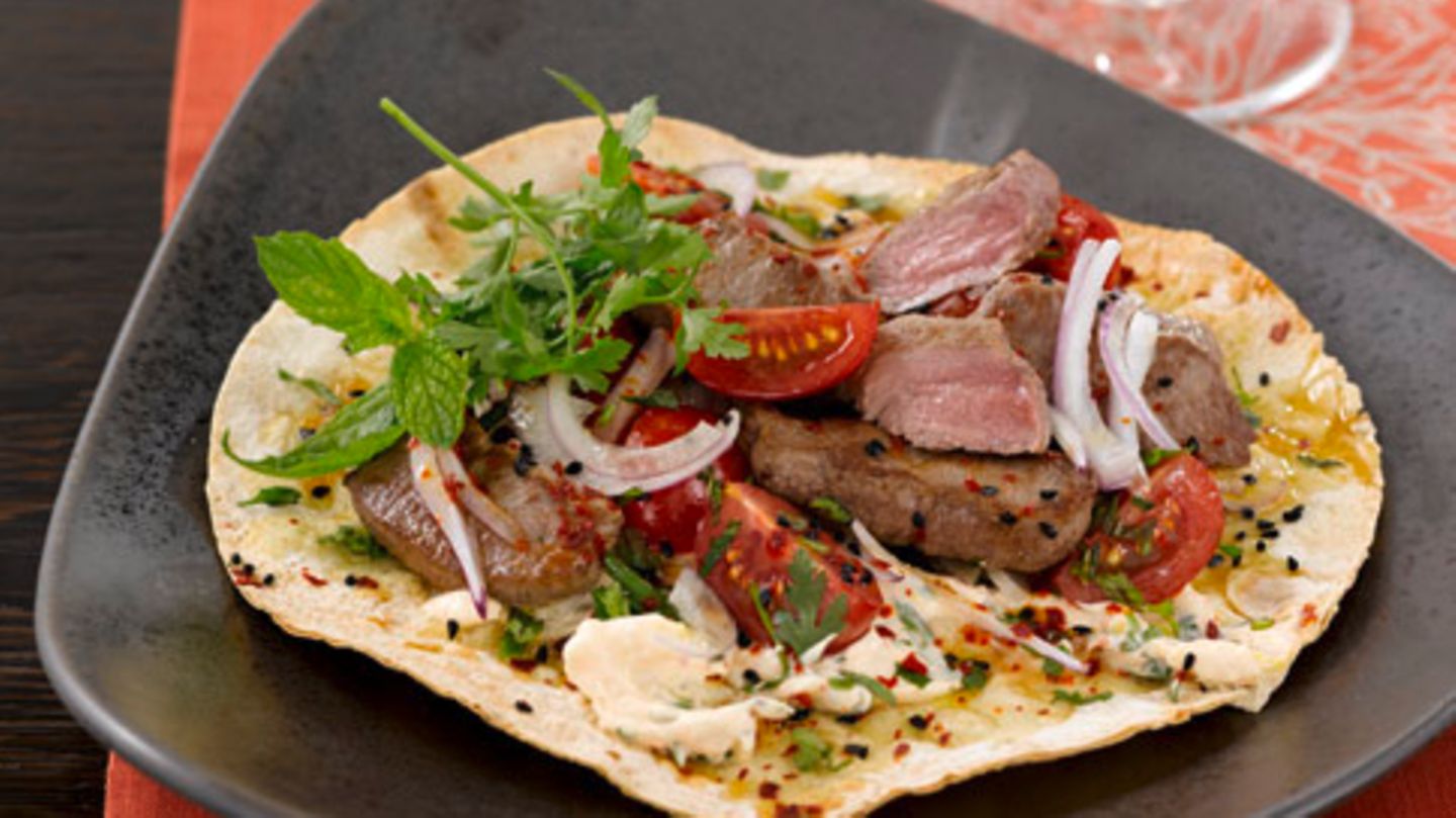 Orientalischer Salat mit Lammrücken Rezept