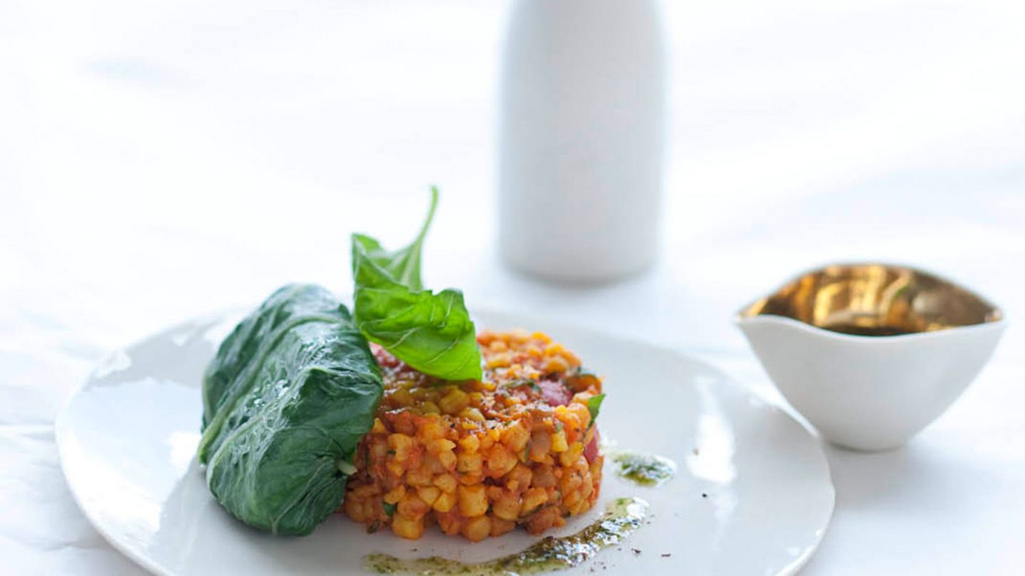 Mangoldblätter mit Fregola und Pecorino Rezept