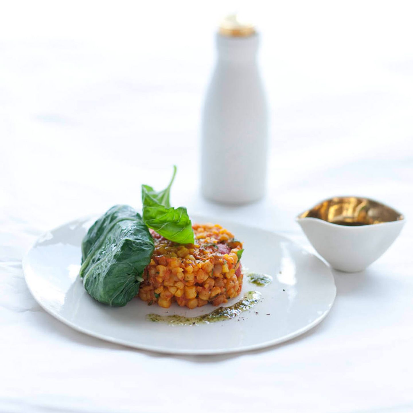 Mangoldblätter mit Fregola und Pecorino