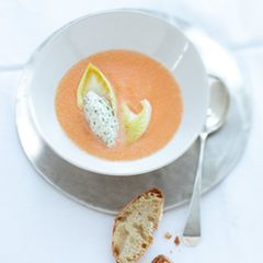 Melonensuppe mit Kerbelknödeln