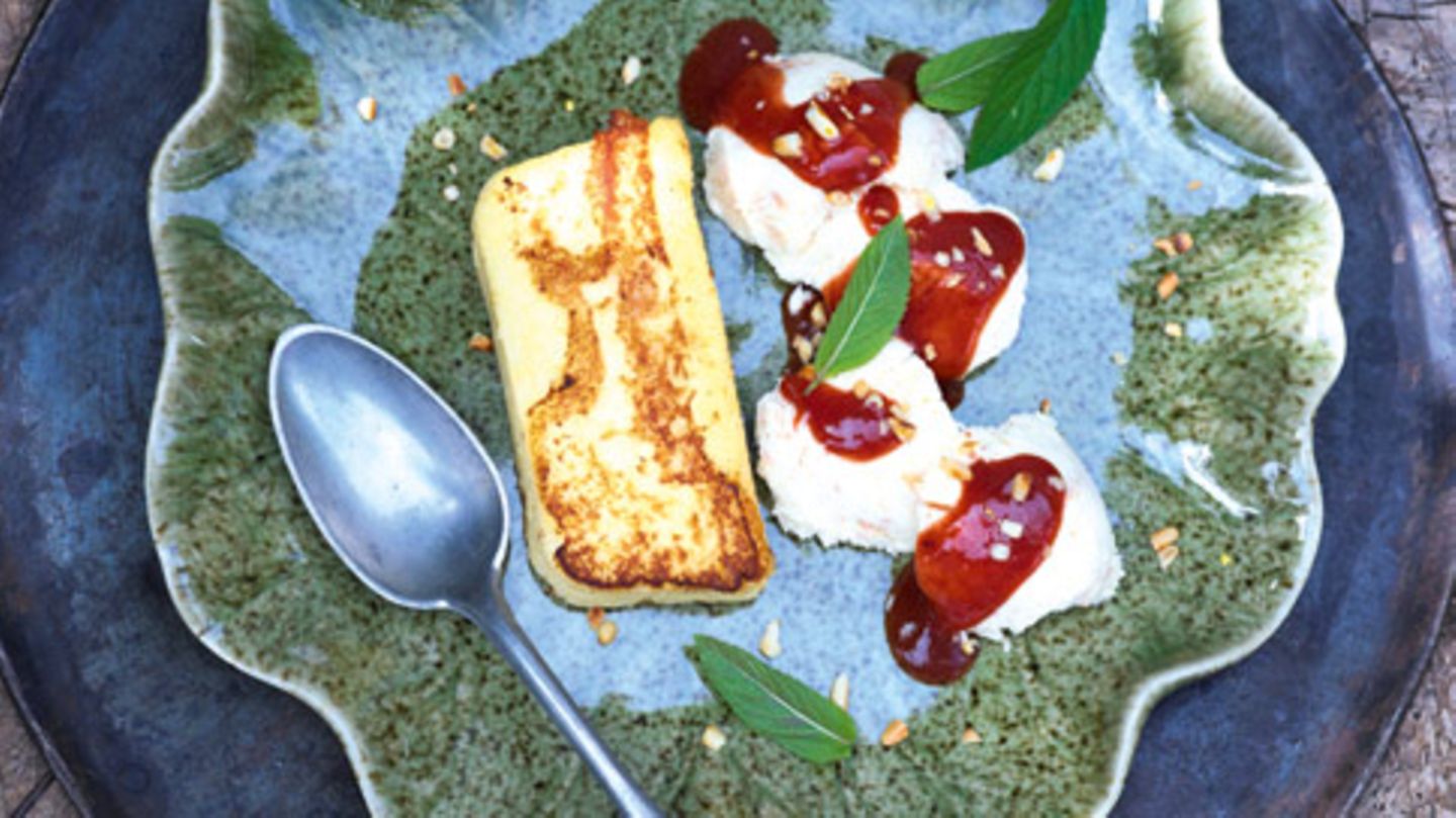 Zwetschgen-Sauerrahm-Parfait mit Vanille-Grießschnitten Rezept