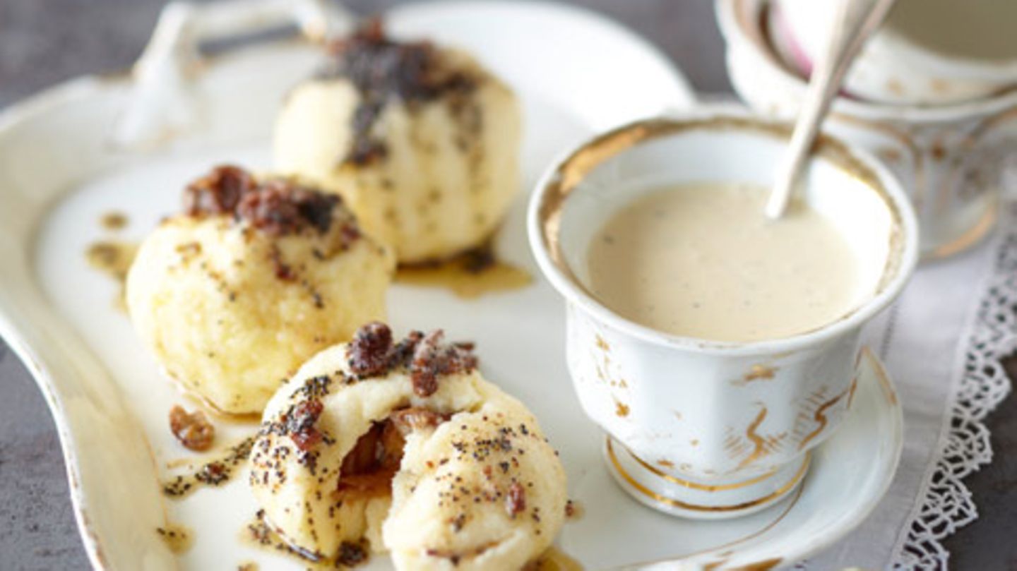 Mirabellenknödel mit geröstetem Mohn Rezept