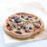 Pizza mit Salsiccia und Fenchel