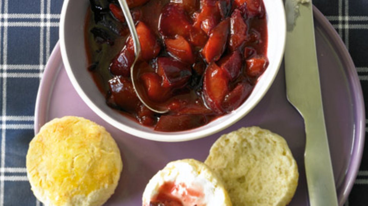 Scones mit Zwetschgenkompott Rezept