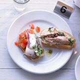 Bruschette mit Tomaten und Lardo
