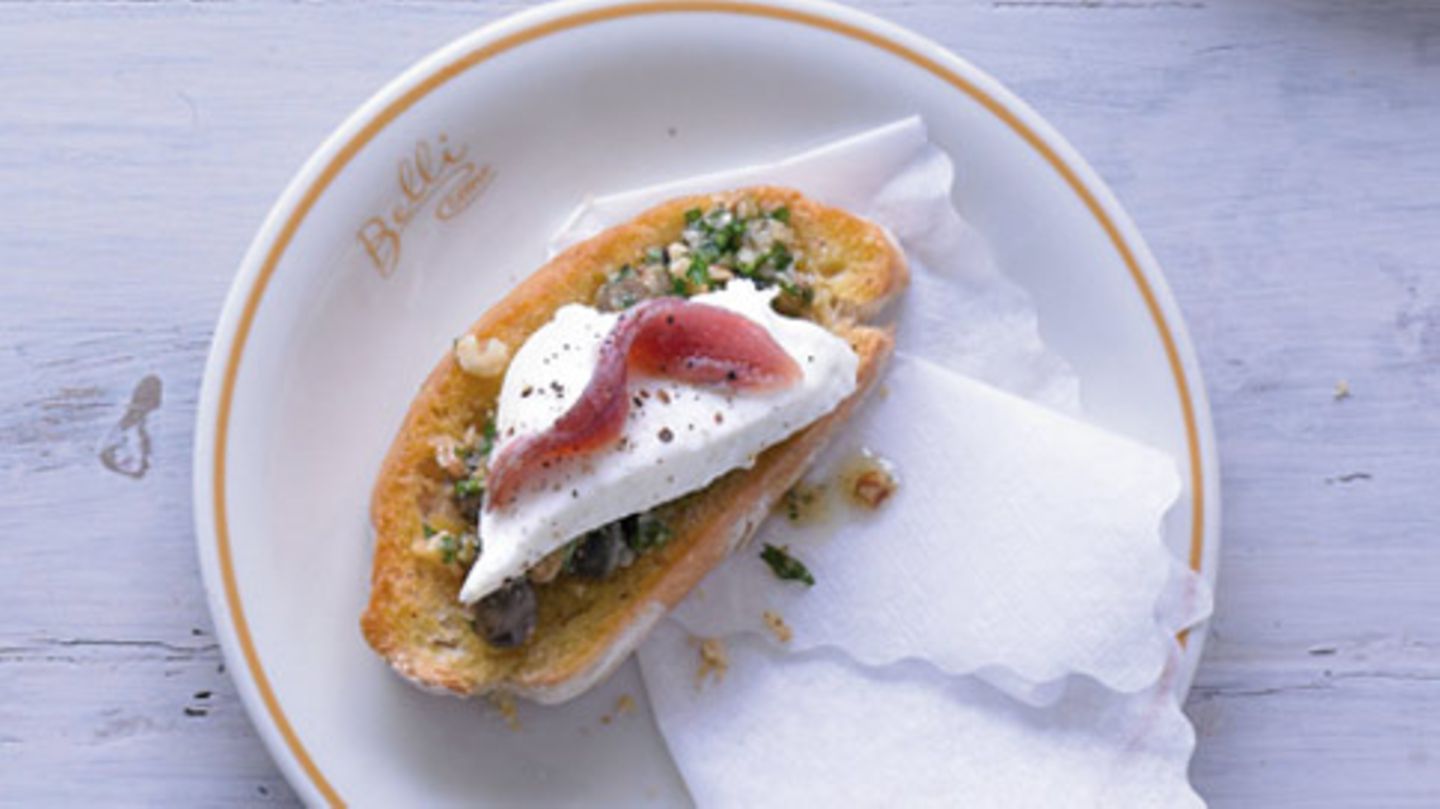 Bruschette mit Walnusspaste und Büffelmozzarella Rezept