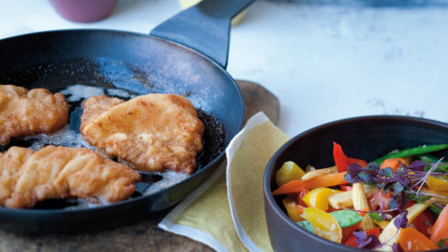 Schnitzel mit Wok-Gemüse Rezept - [ESSEN UND TRINKEN]