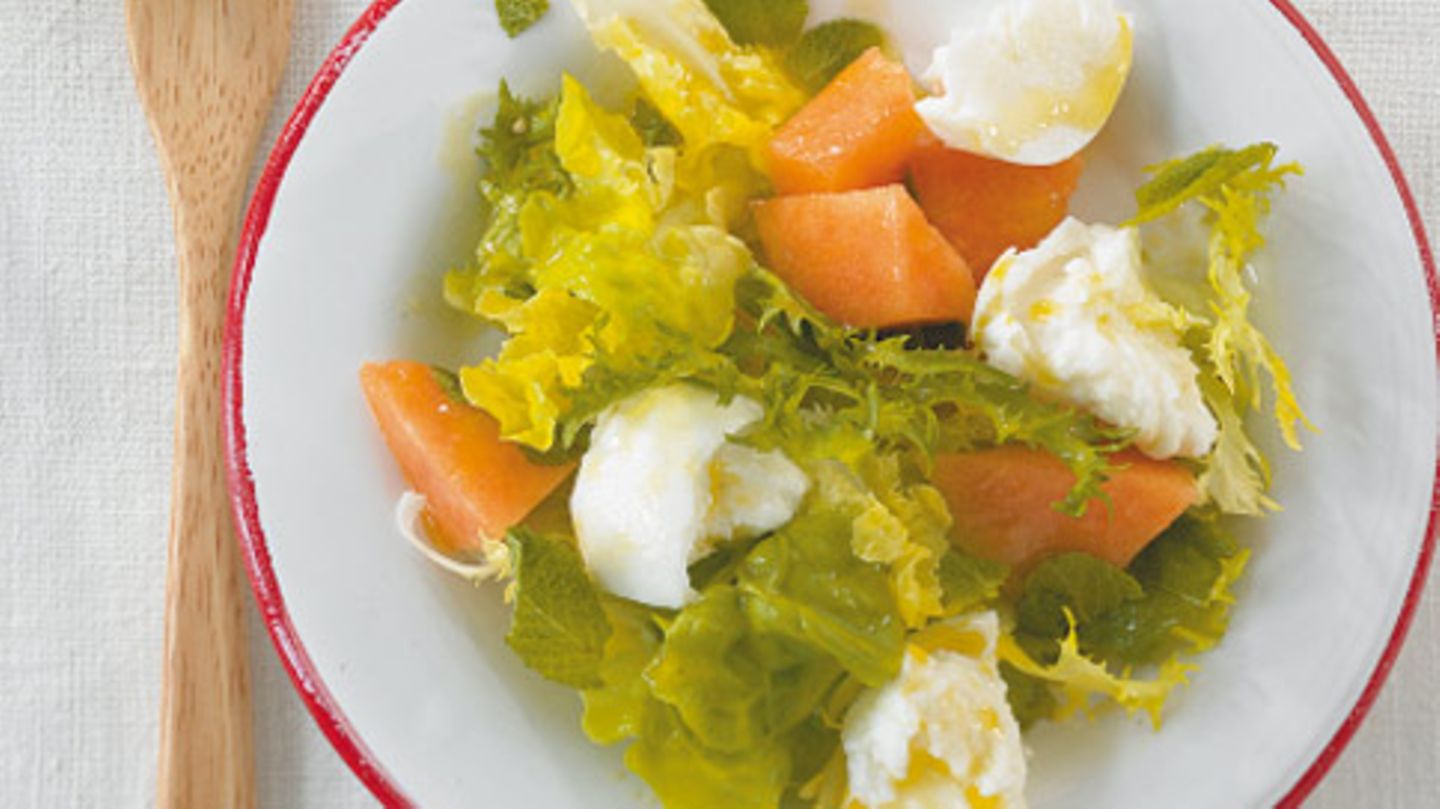 Grüner Salat mit Mozzarella Rezept