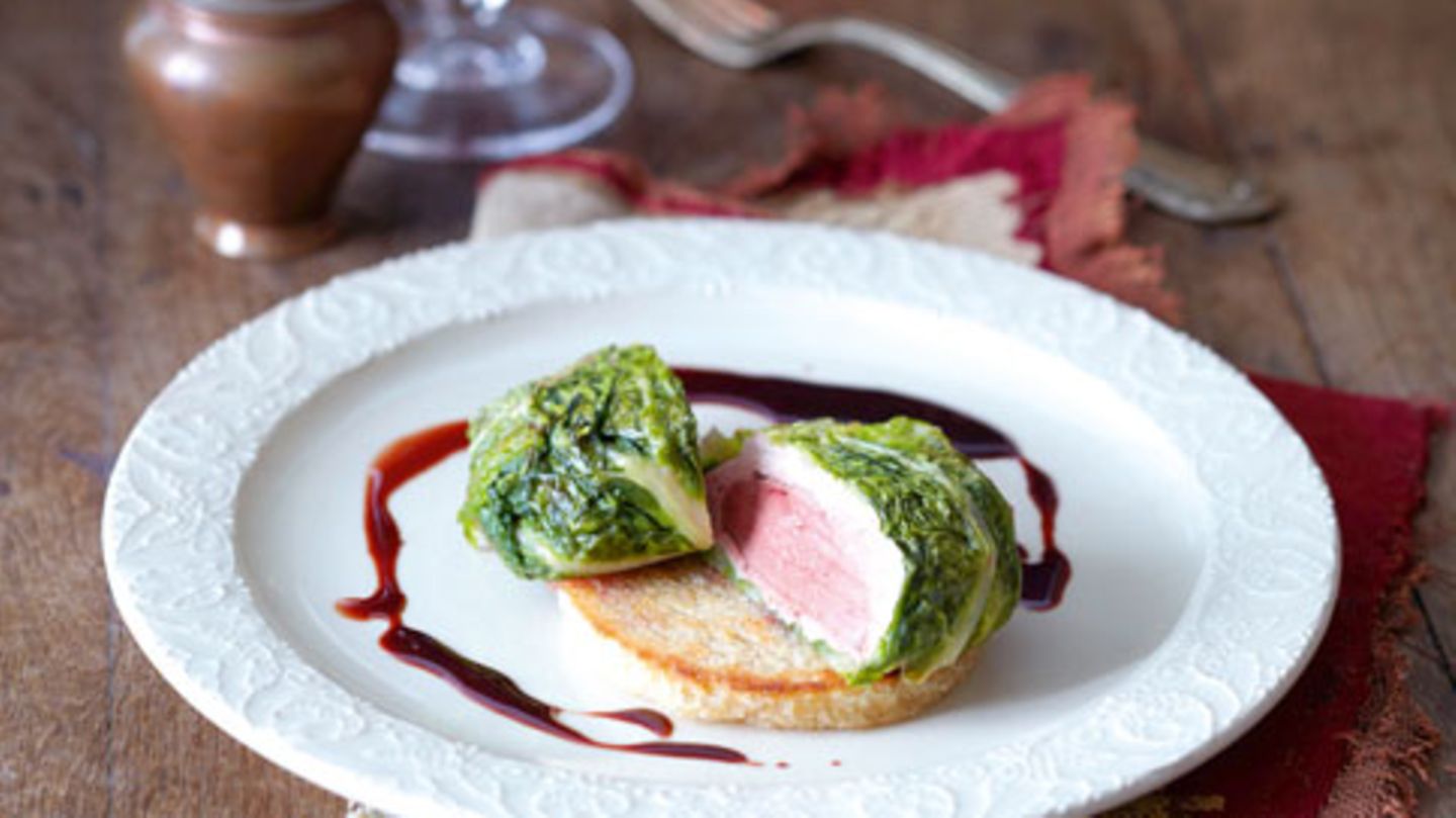 Wirsingpäckchen mit Taubenbrust Rezept - [ESSEN UND TRINKEN]