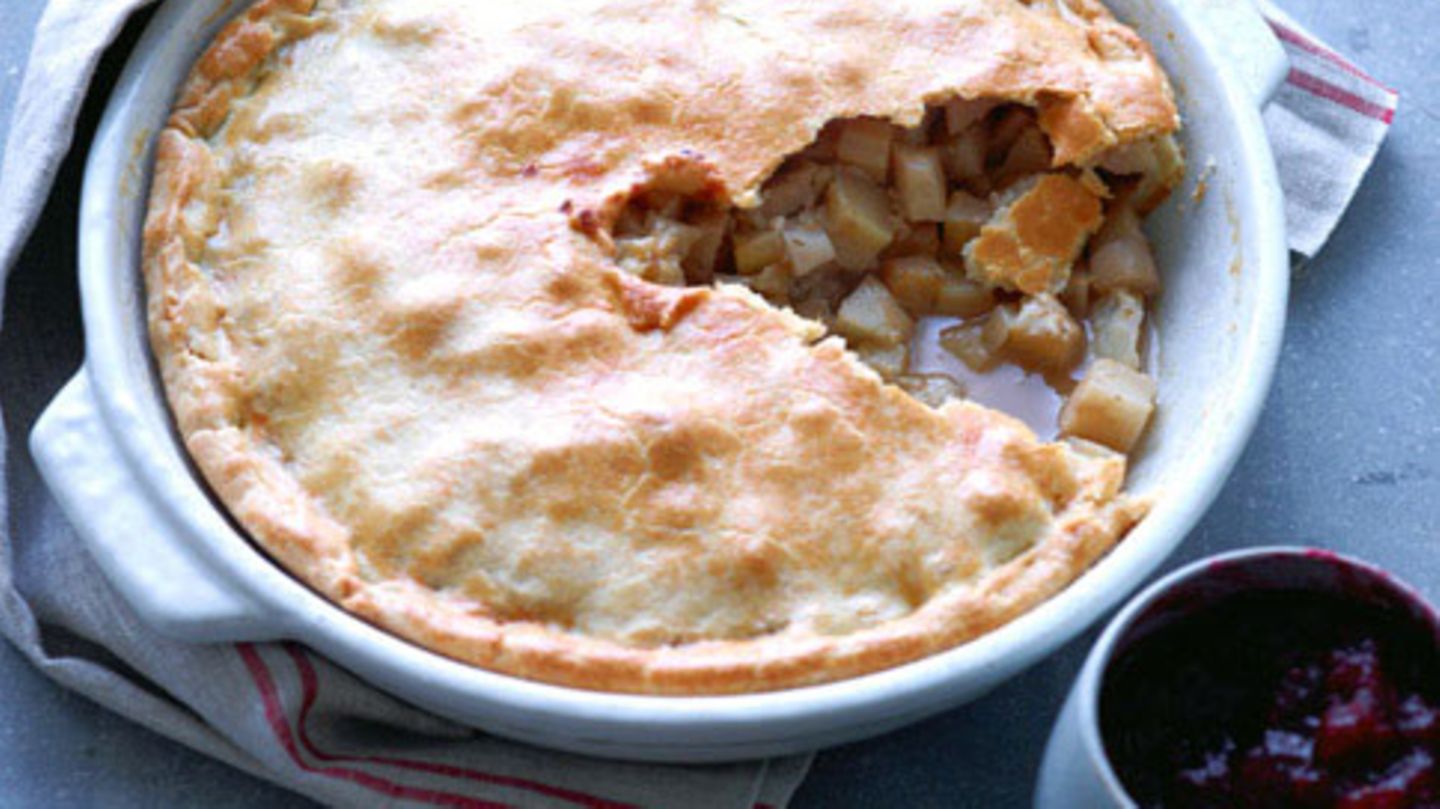 Winterwurzel-Pie mit Cranberry-Sauce Rezept