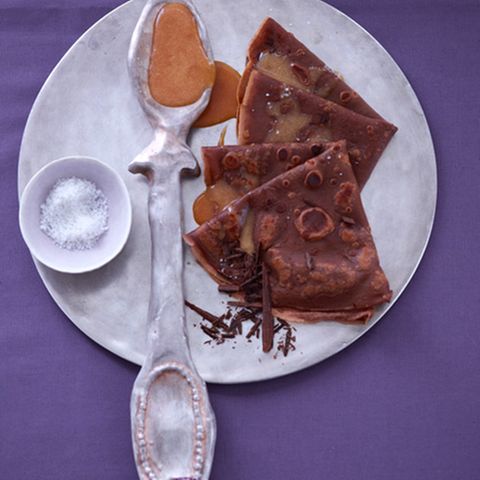 Schoko-Crêpes mit Karamellsauce
