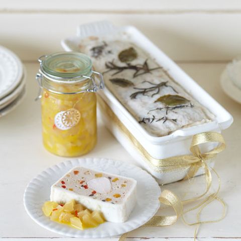 Kaninchenterrine mit Birnen-Ingwer-Chutney