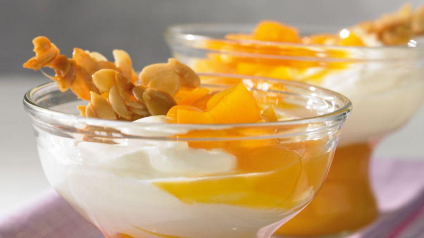 Joghurtsahne mit Aprikosen Rezept