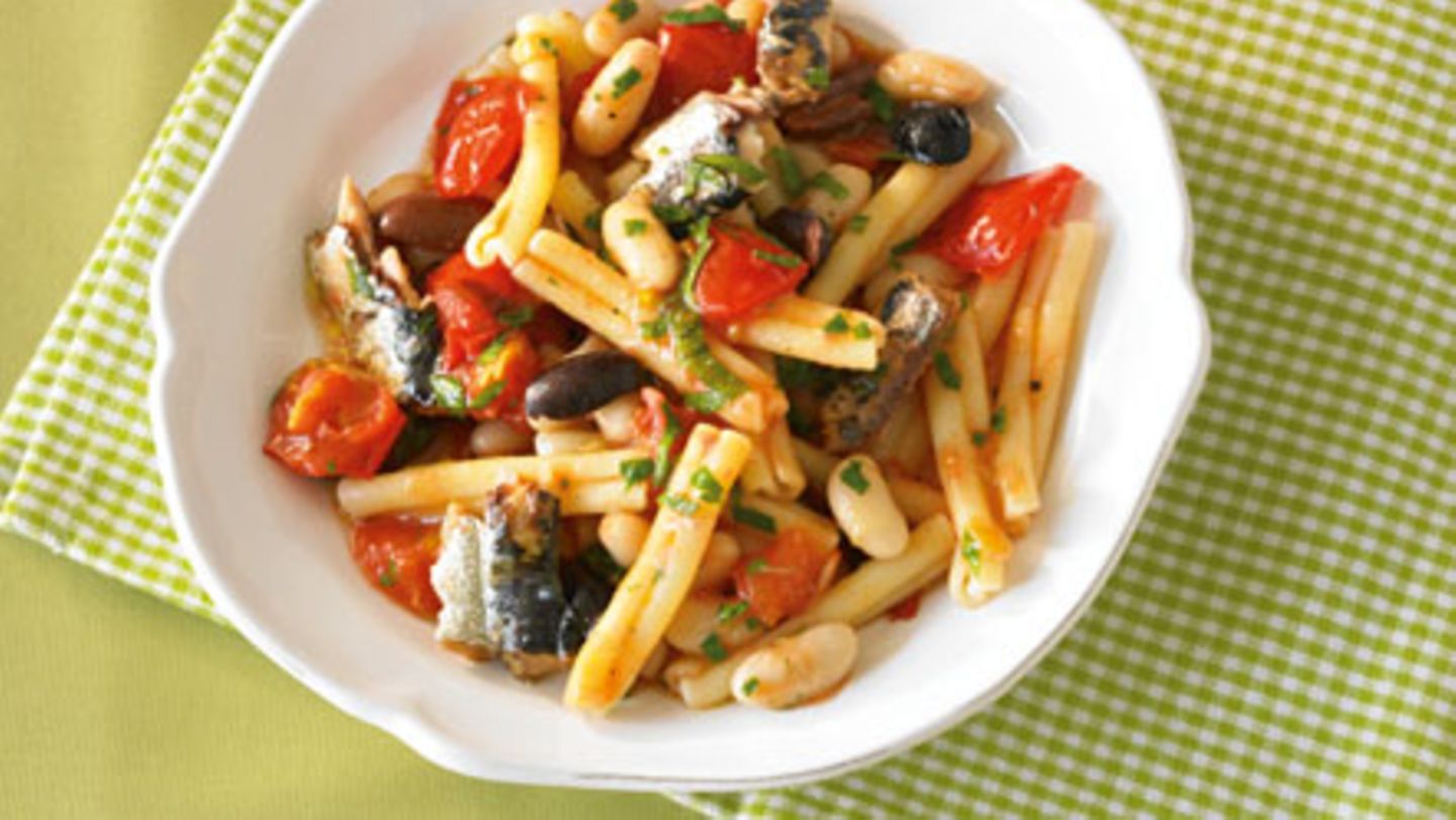 Nudeln mit Bohnen und Sardinen Rezept