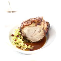 Schweinekrustenbraten mit Lakritzsauce
