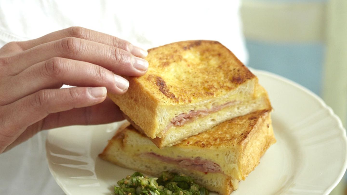 French Toast mit Gewürzgurken-Dip Rezept