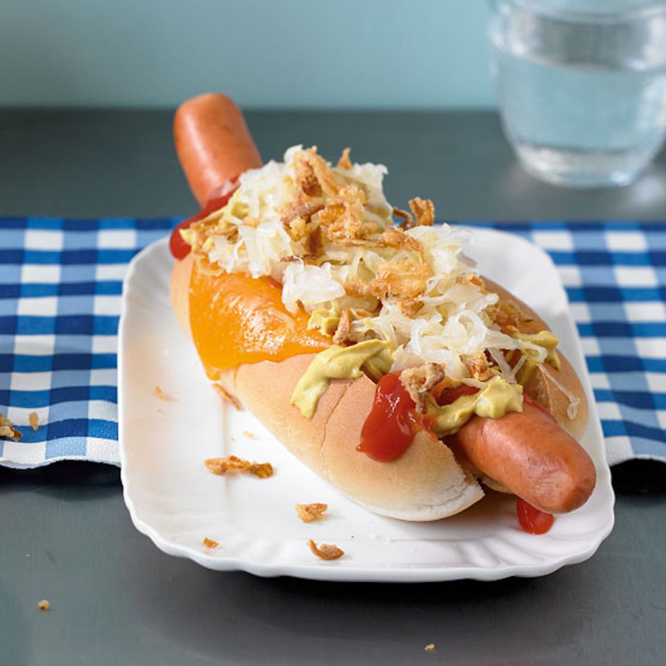 Hot Dogs Mit Sauerkraut Rezept Essen Und Trinken