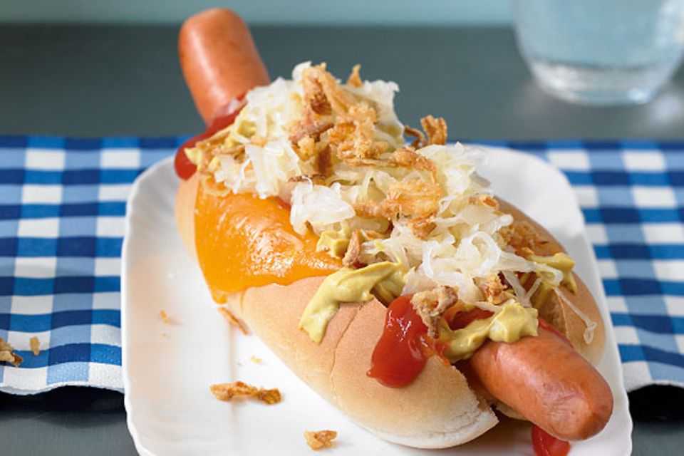Hot Dogs mit Sauerkraut