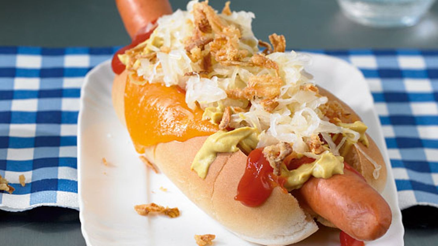 Hot Dogs mit Sauerkraut Rezept - [ESSEN UND TRINKEN]