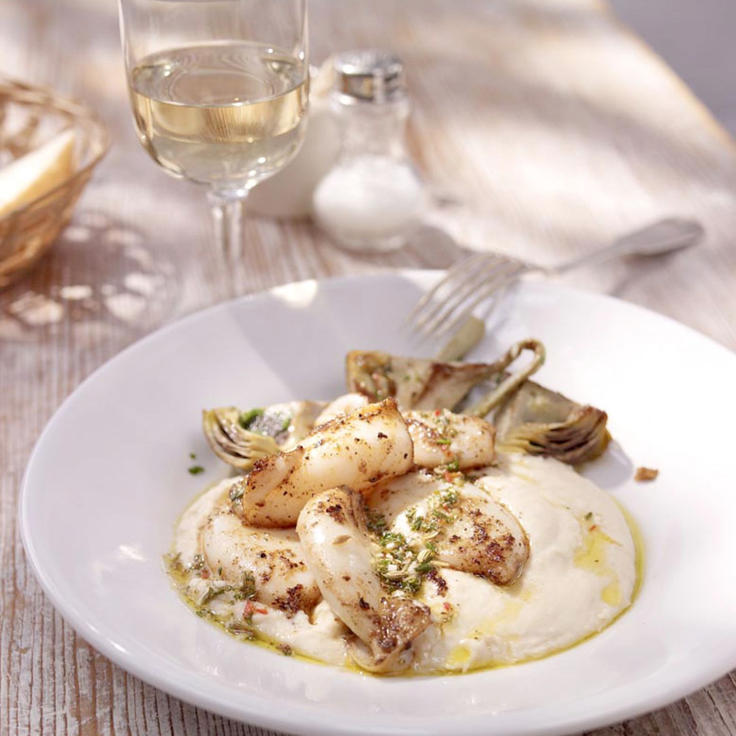 Calamares mit Bohnenpüree