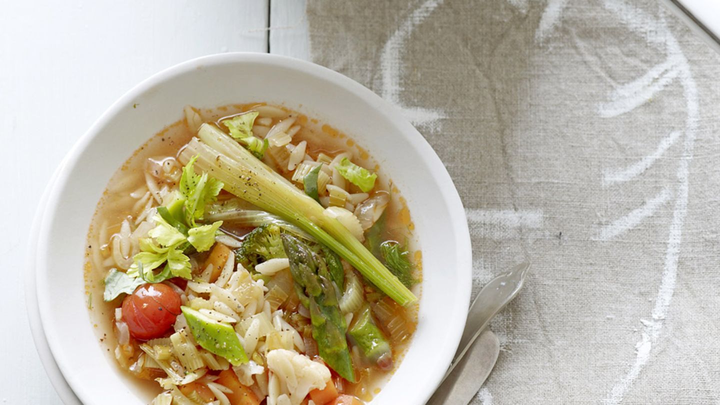 Gemüsesuppe: Rezept & Zubereitungstipps