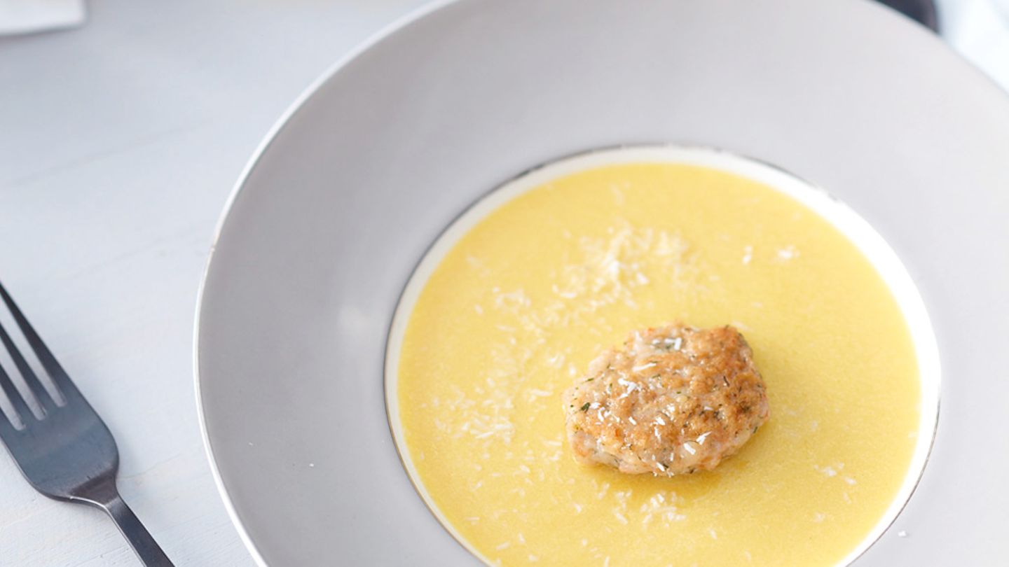 Paprikasuppe mit Garnelen-Buletten Rezept