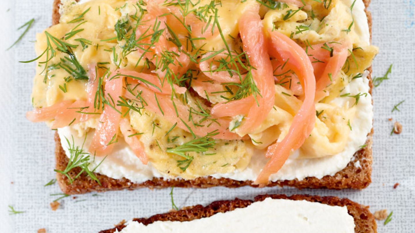 Rührei mit Lachs Rezept