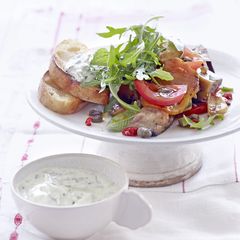 Gemüsesalat mit Frühlingszwiebel-Quark