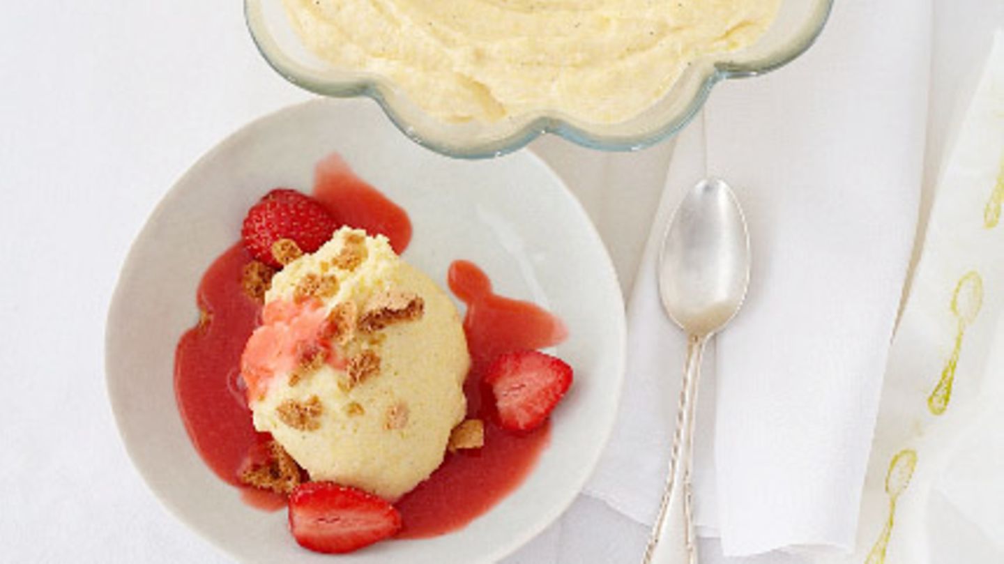 Polenta-Flammeri mit Erdbeeren Rezept
