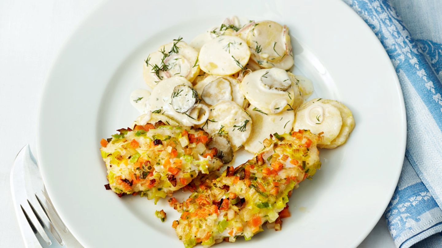 Kabeljau in Gemüsekruste mit Kartoffelsalat Rezept