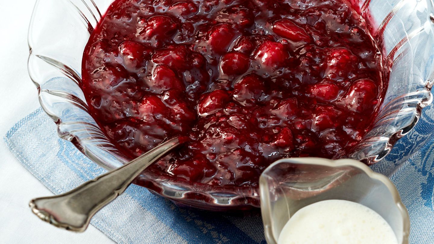 Rote Grütze mit Zimt Rezept