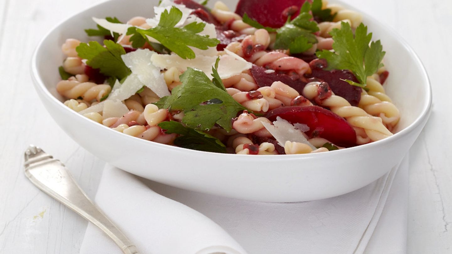 Zöpfli mit Roter Bete und Chili-Mayonnaise Rezept