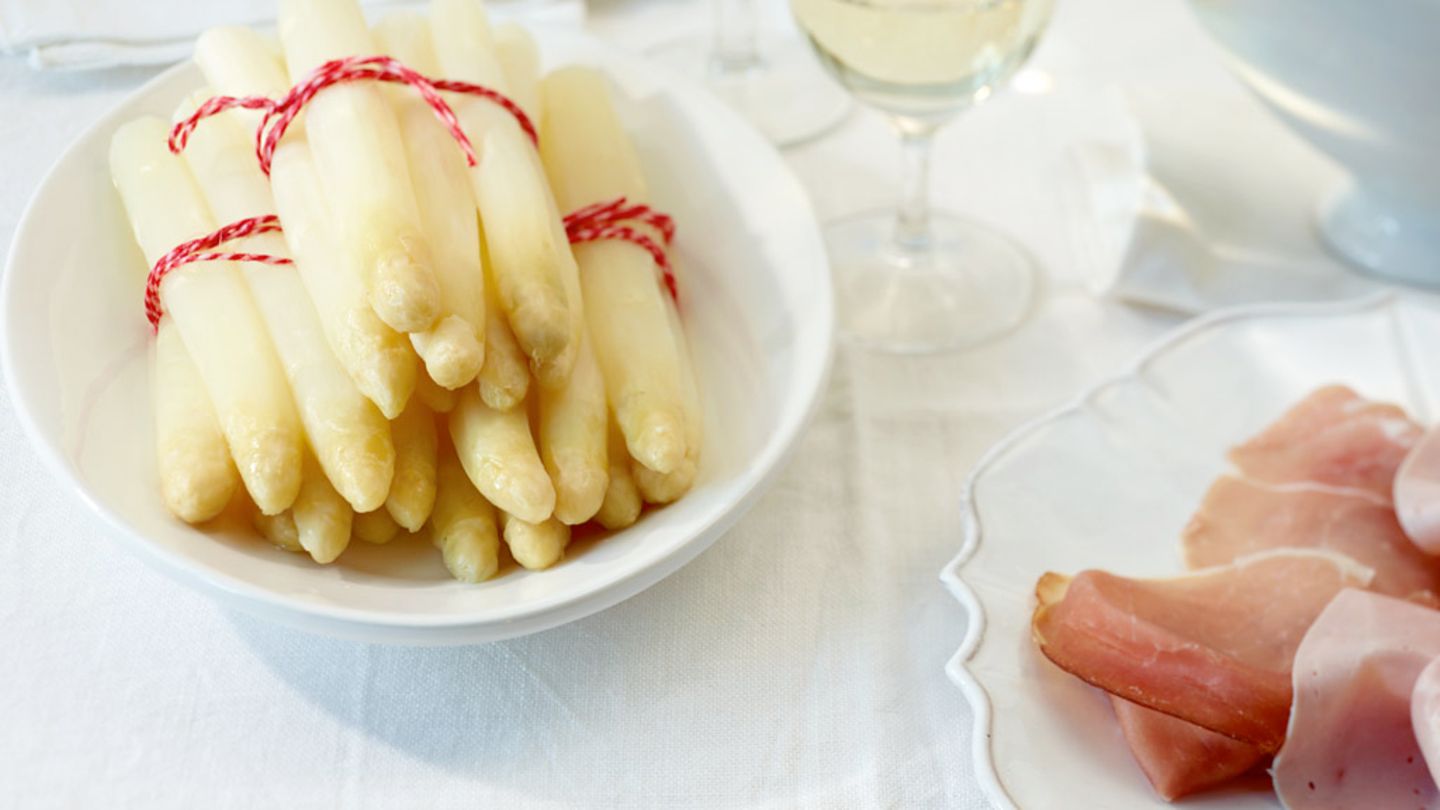 Stangenspargel (Grundrezept) Rezept