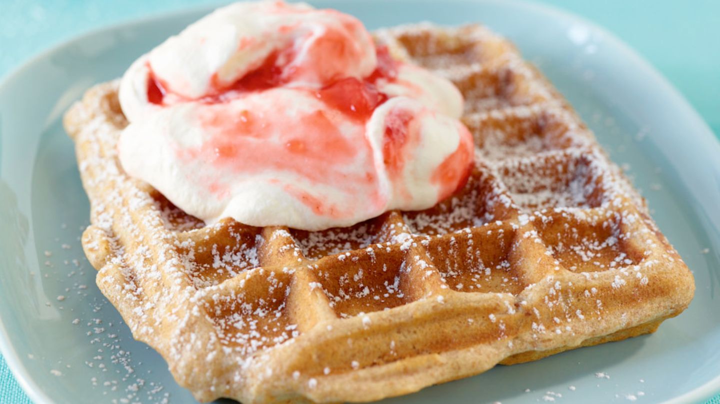 Mandelwaffeln mit Erdbeersahne Rezept