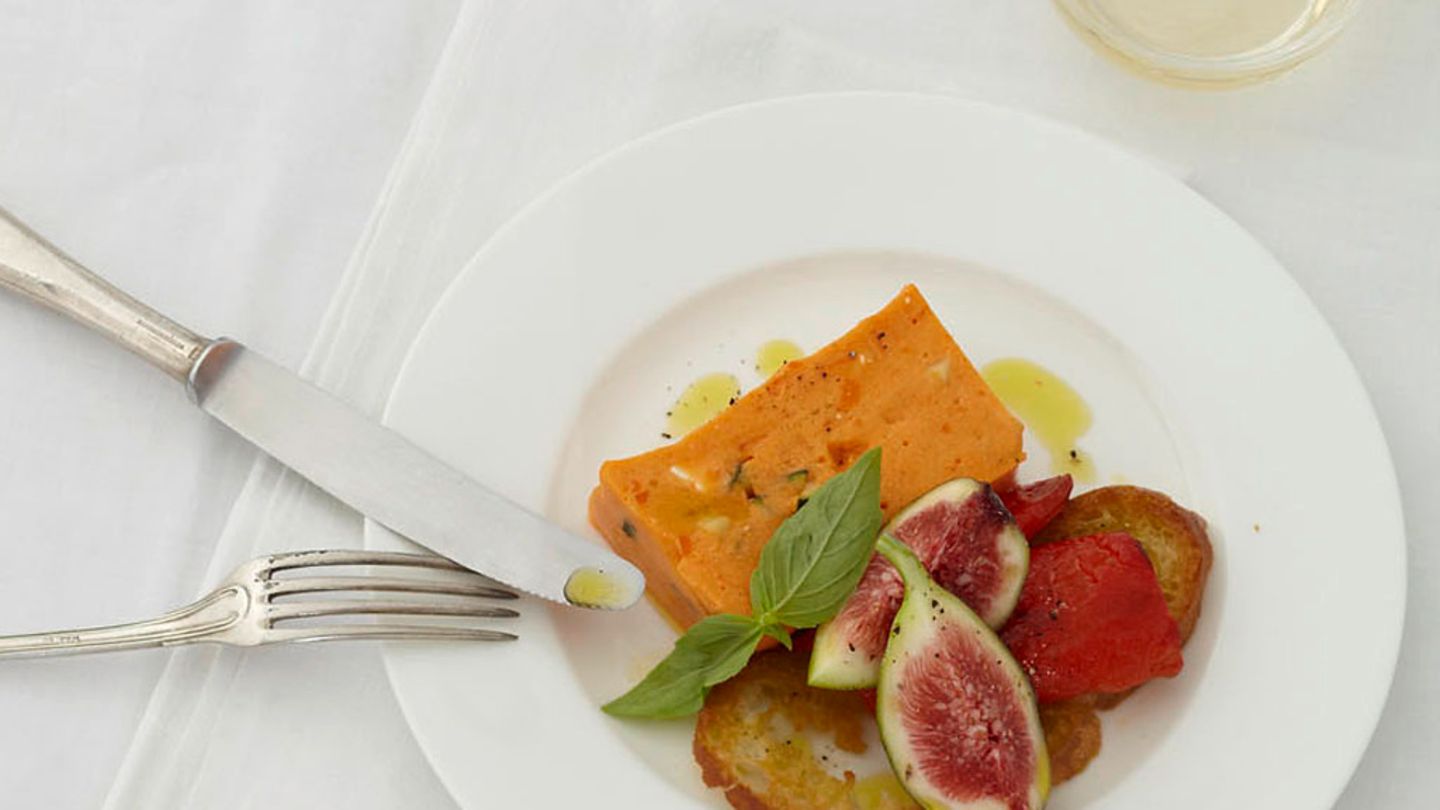 Paprika-Mousse mit Feigen-Basilikum-Salat Rezept
