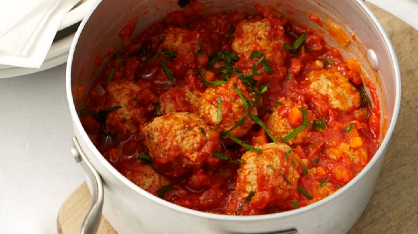 Hackbällchen in Tomaten-Sugo Rezept