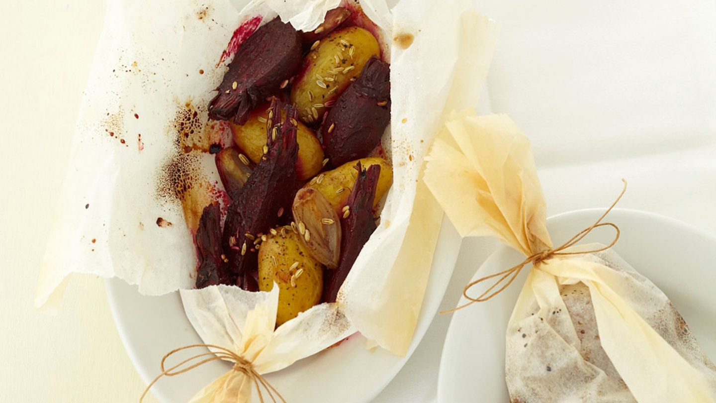 Rote-Bete-Kartoffel-Päckchen mit Tofu-Aioli Rezept