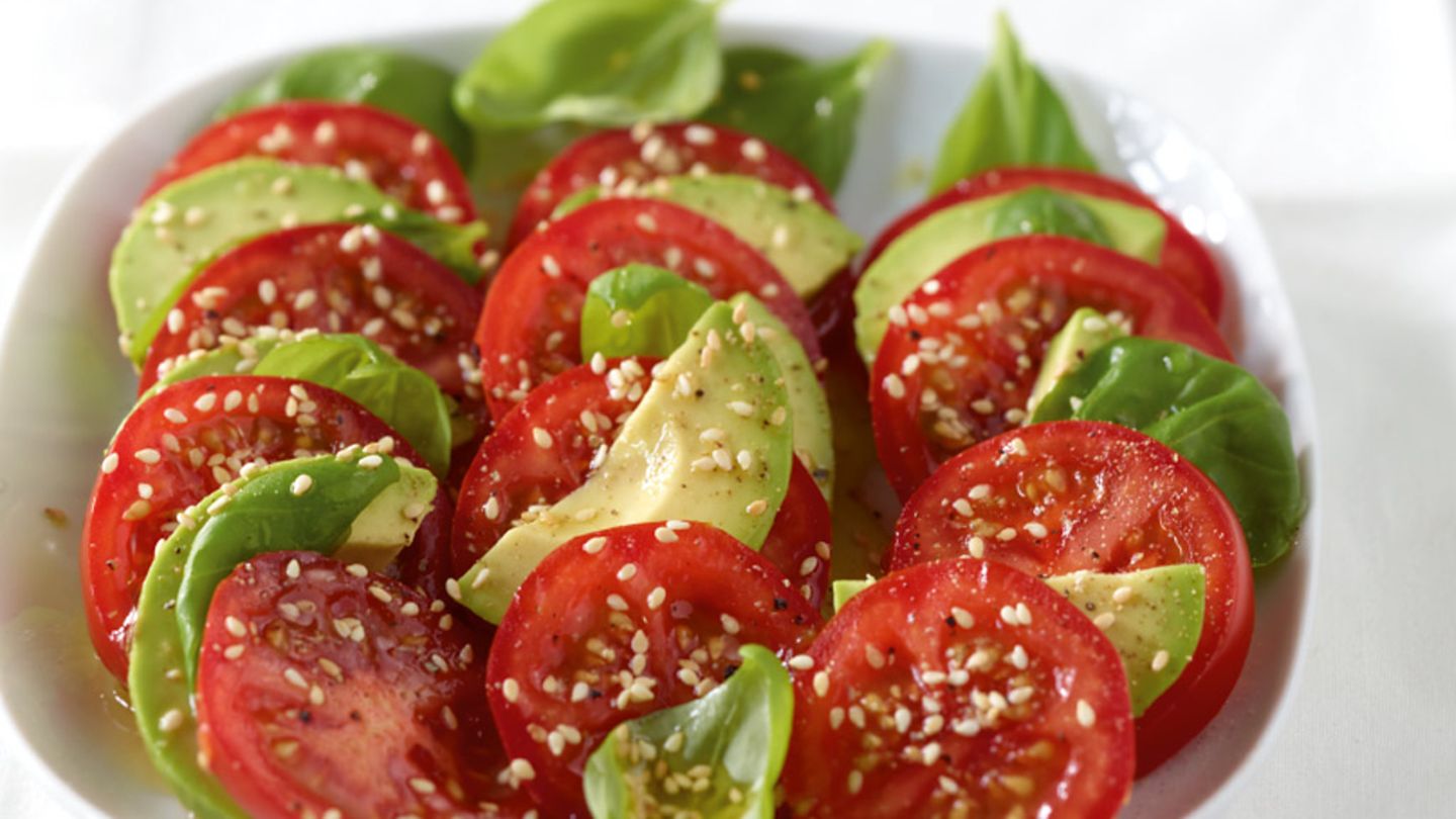 Tomaten-Avocado-Salat Rezept - [ESSEN UND TRINKEN]