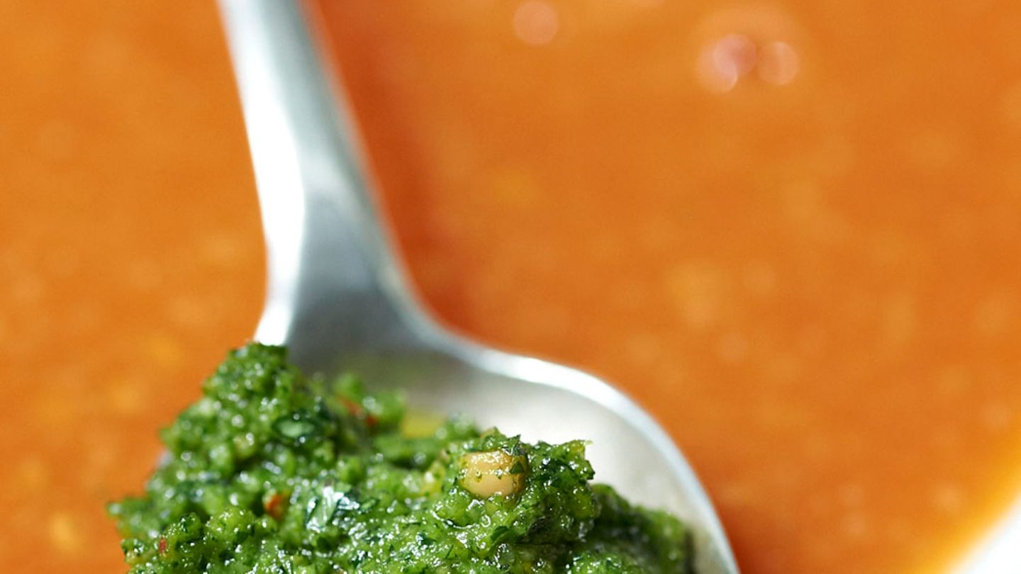 Tomatensuppe mit Thai-Pesto Rezept