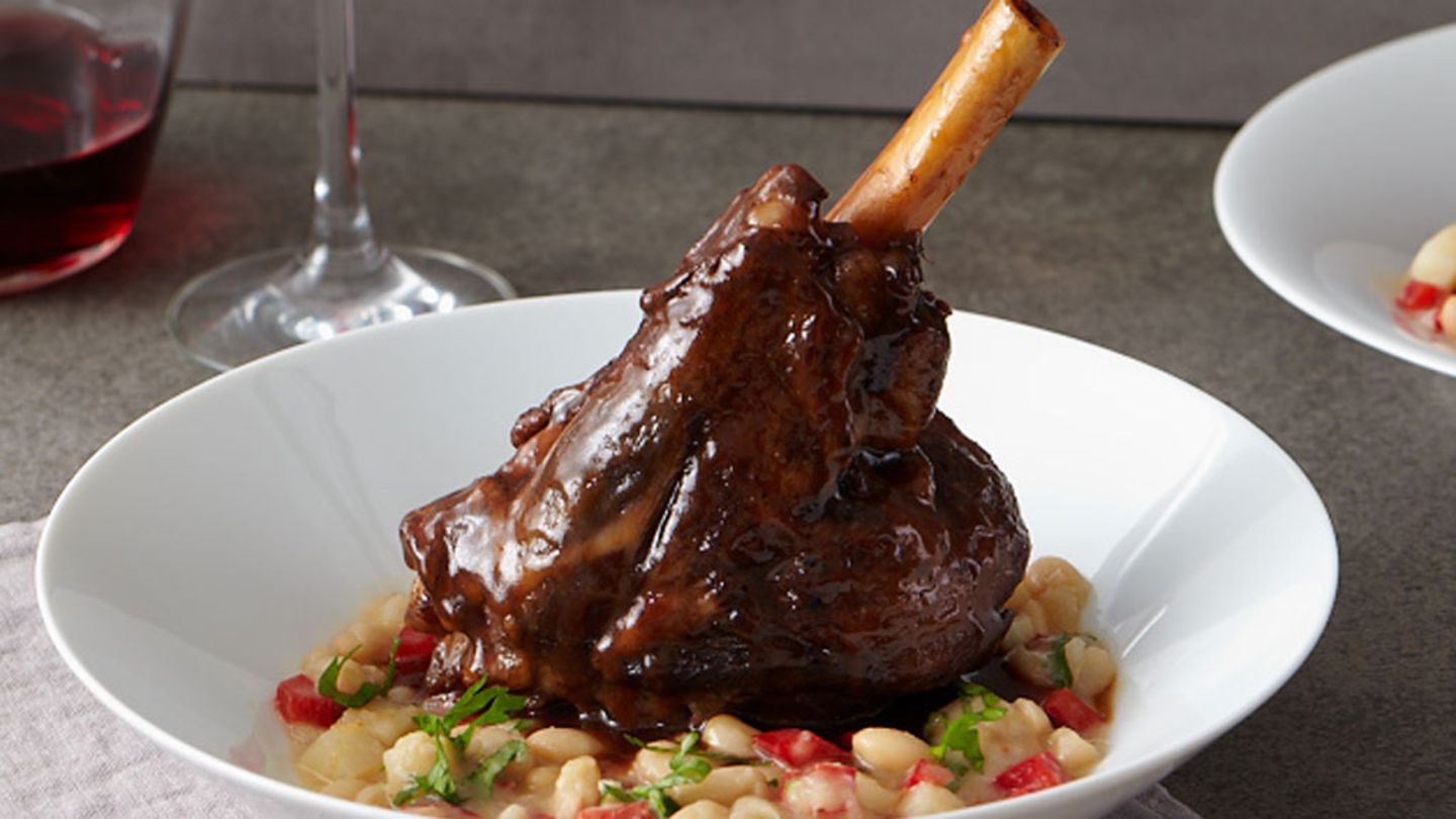 Geschmorte Lammhaxen: Rezept - [ESSEN UND TRINKEN]