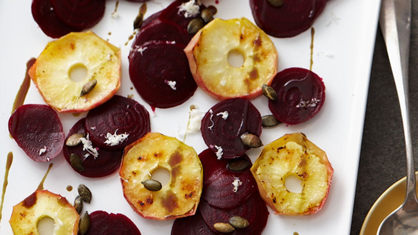 Rote Bete und Bratapfelscheiben Rezept