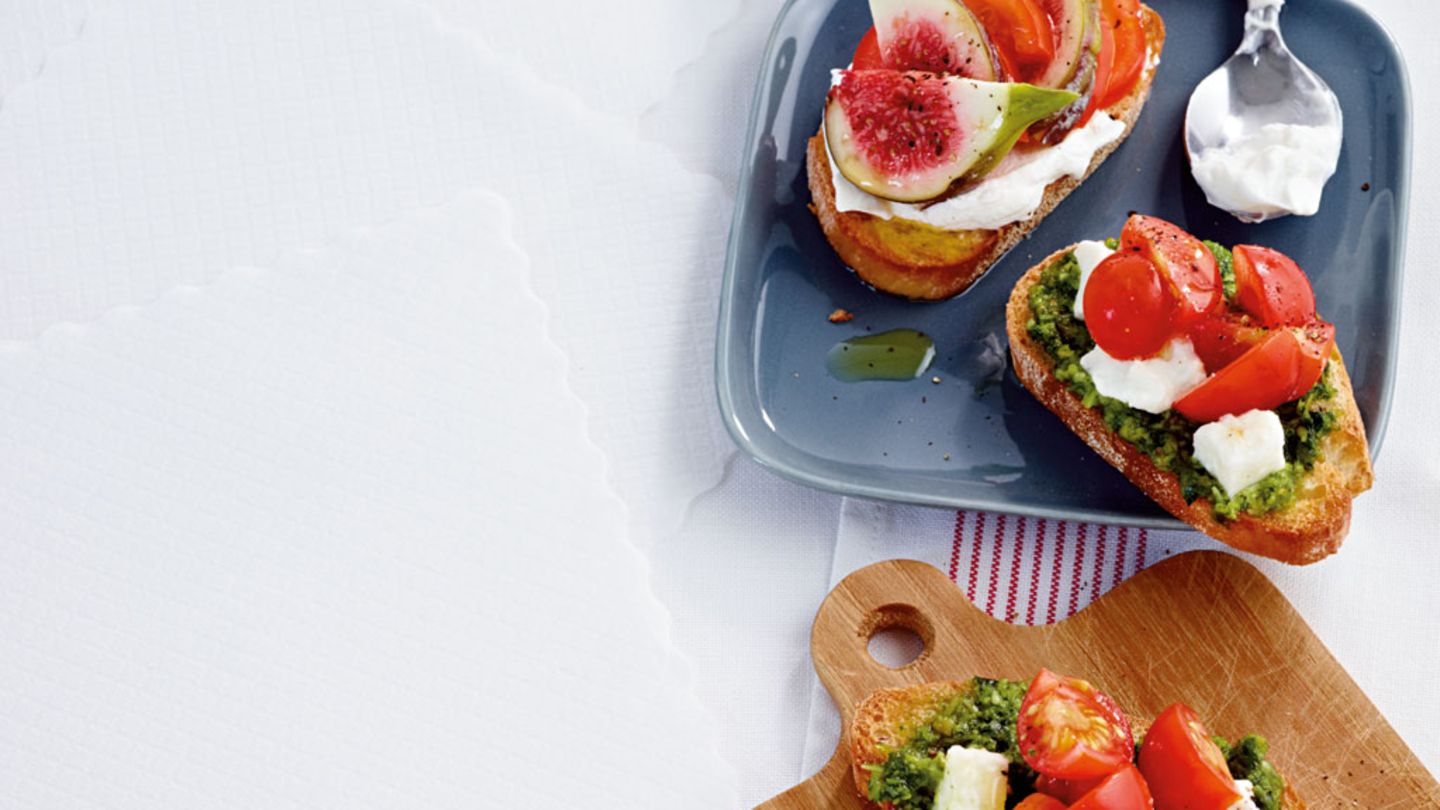 Crostini mit Mozzarella-Tomate-Pesto Rezept
