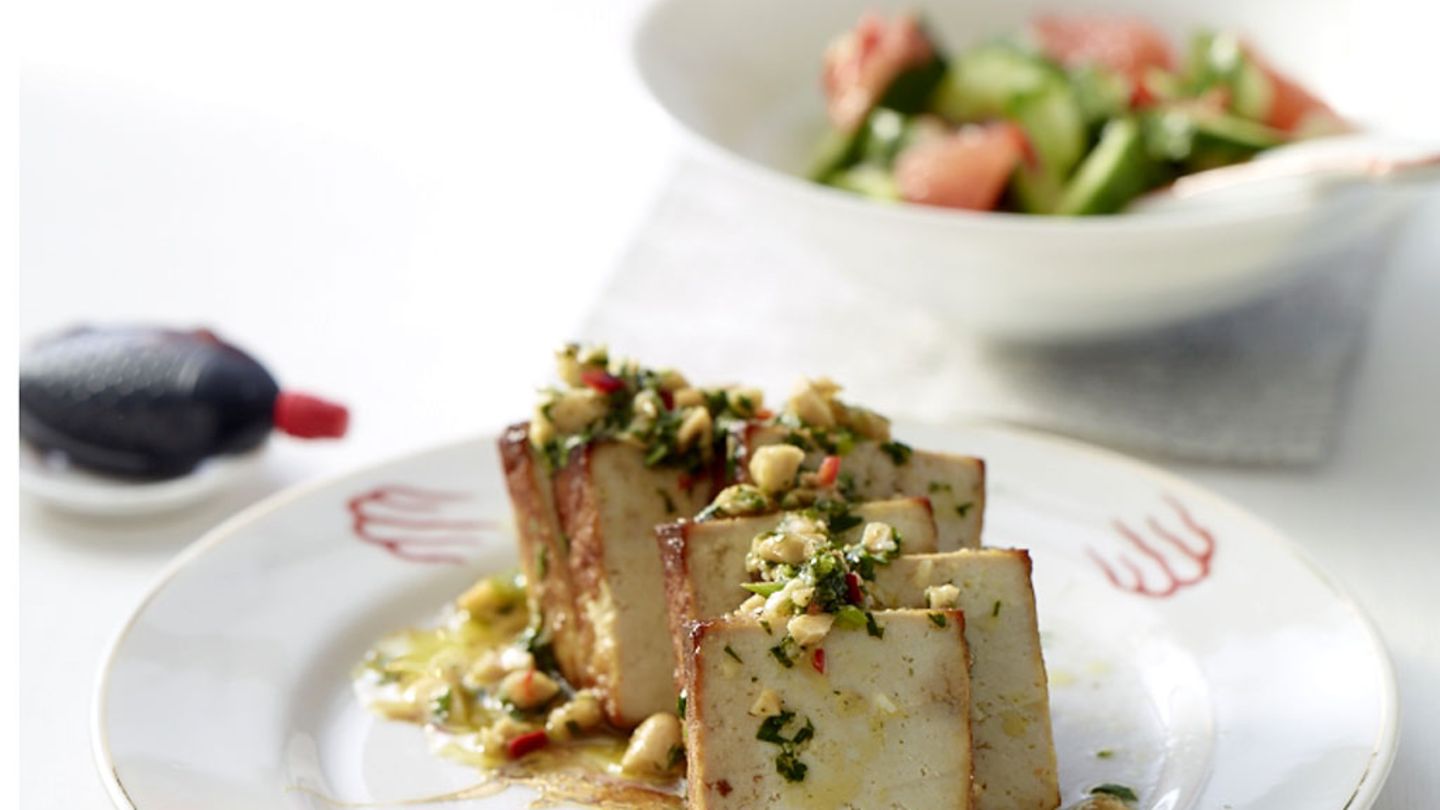 Tofu mit Erdnuss-Dressing Rezept