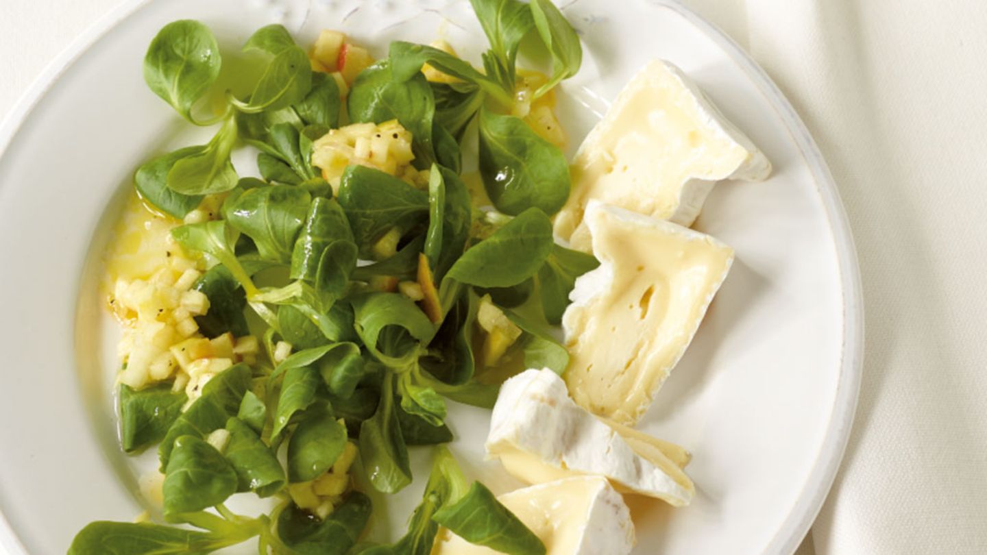 Feldsalat mit Apfeldressing Rezept
