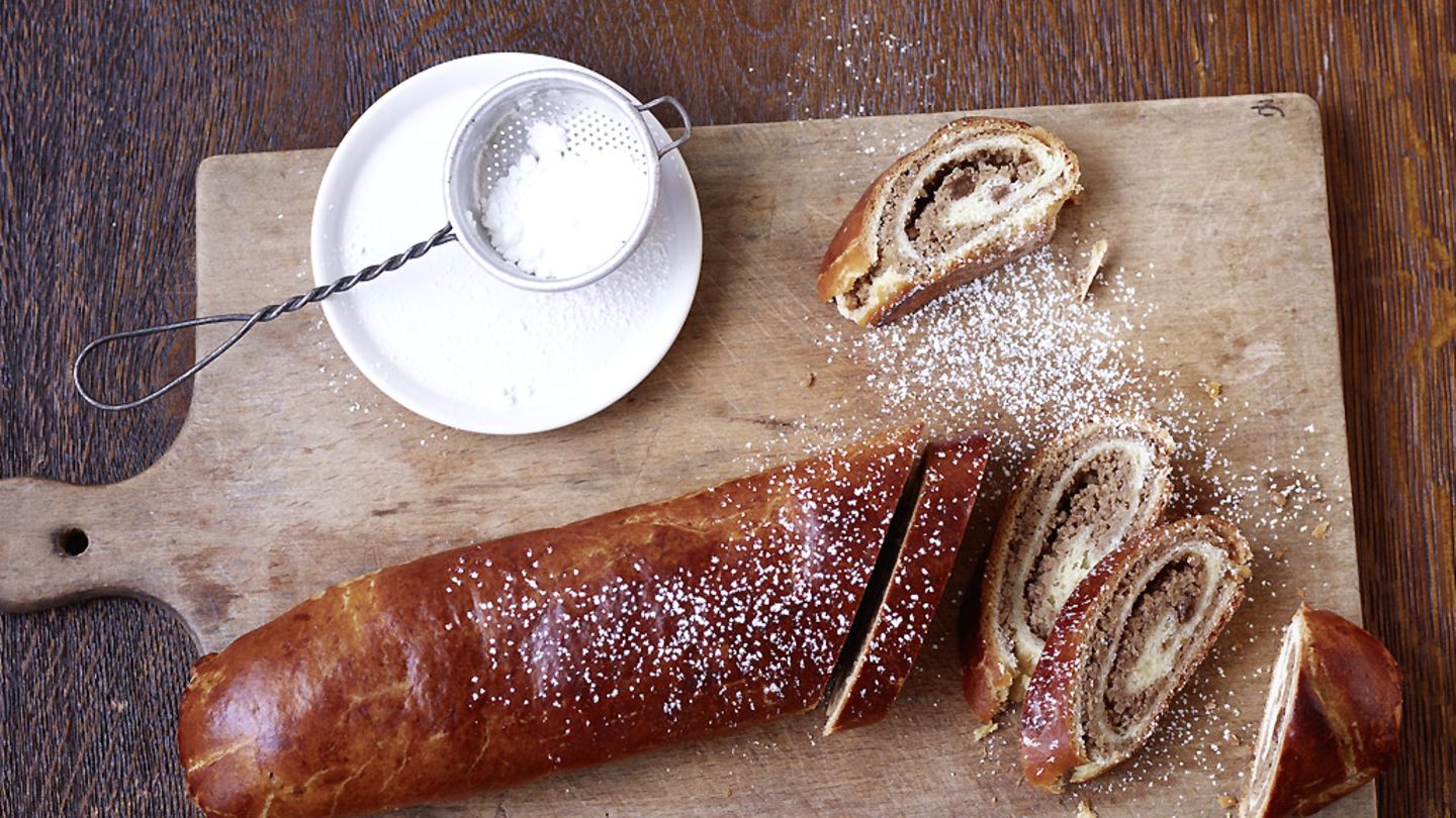 Beigel mit Walnussfüllung Rezept