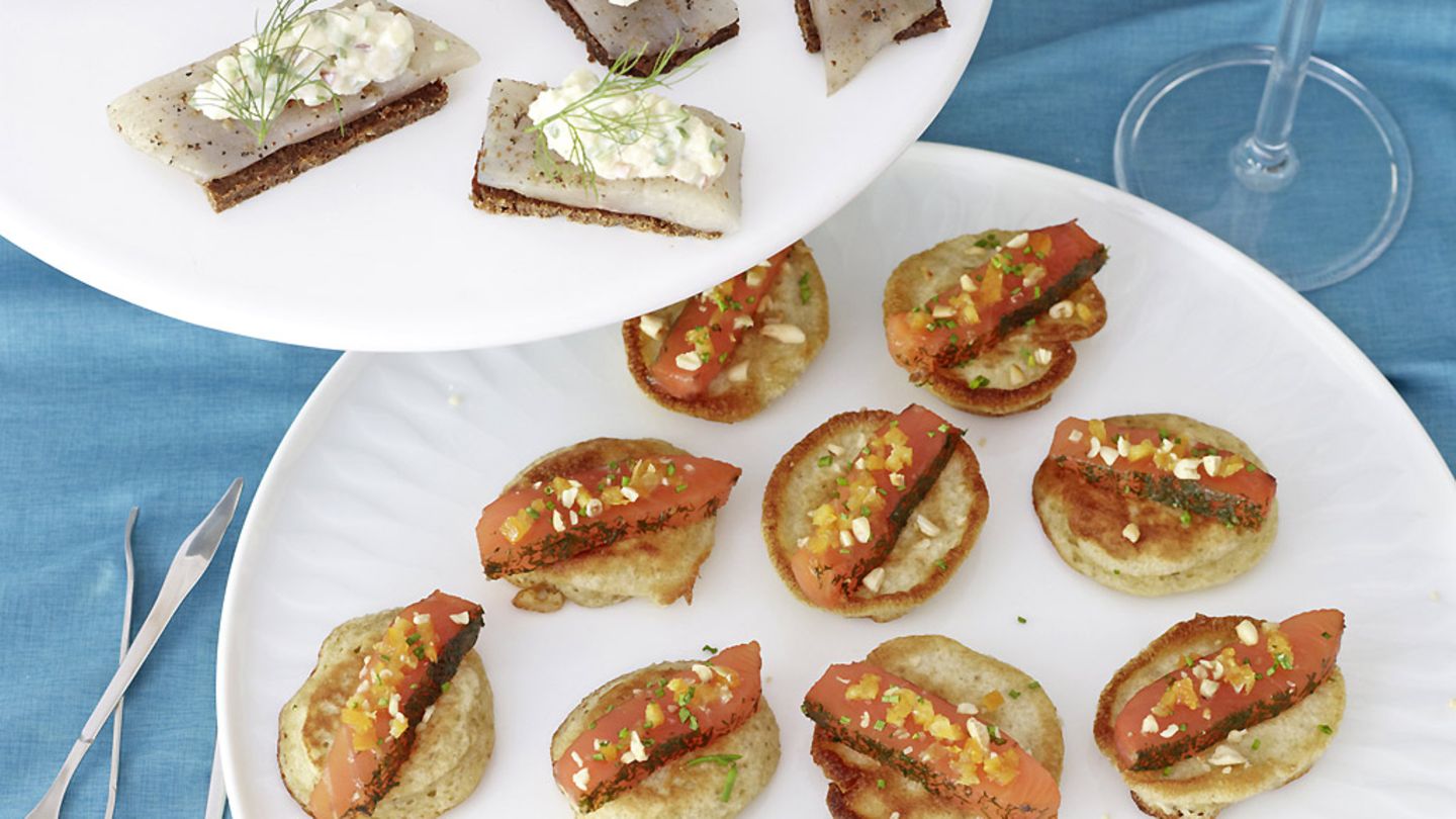 Marinierte Forellenfilets mit Apfel-Gurken-Salat Rezept