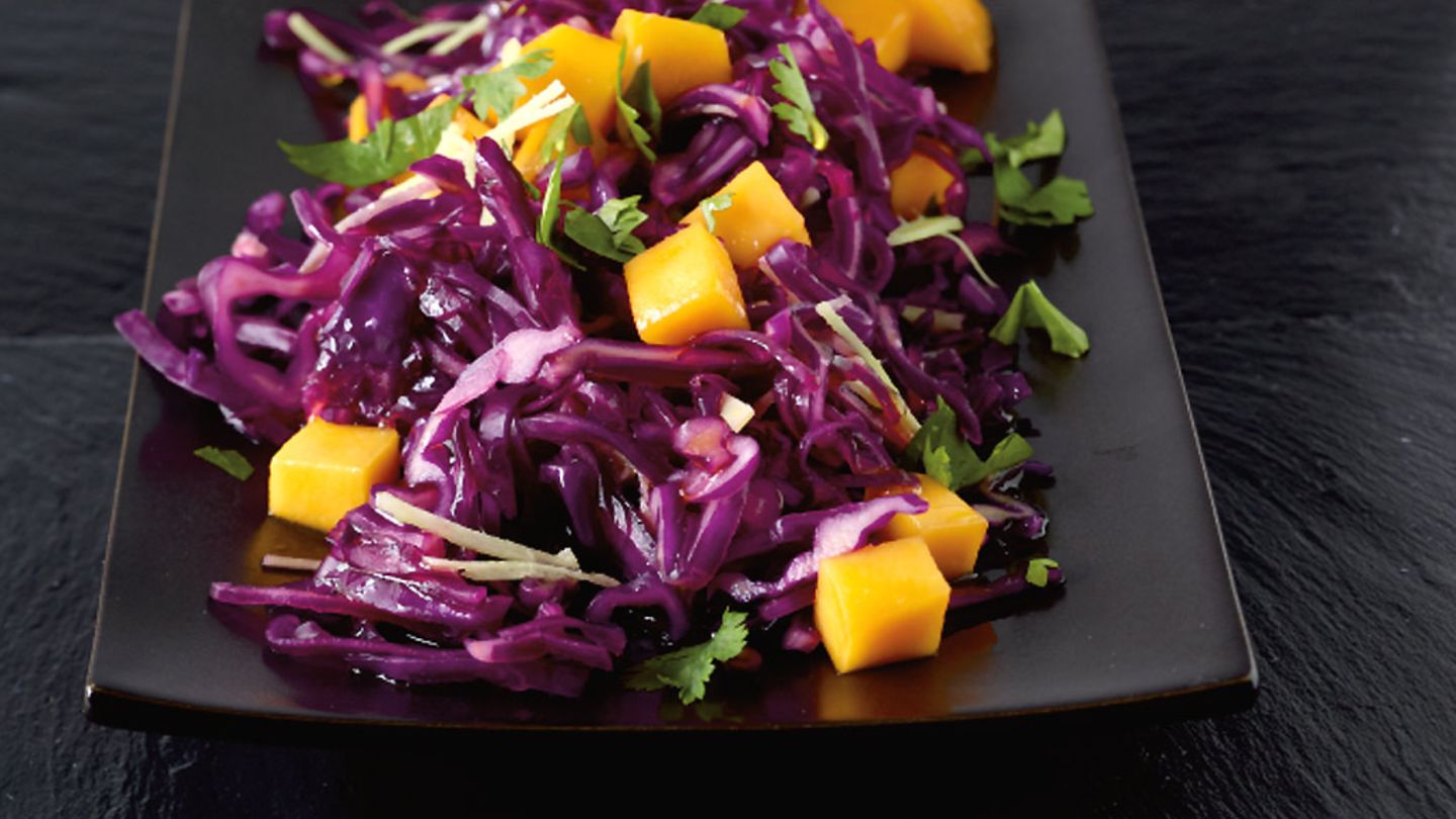 Rotkohlsalat mit Mango Rezept