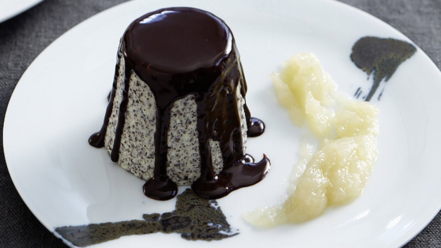 Mohn-Mousse mit Birnenkompott Rezept