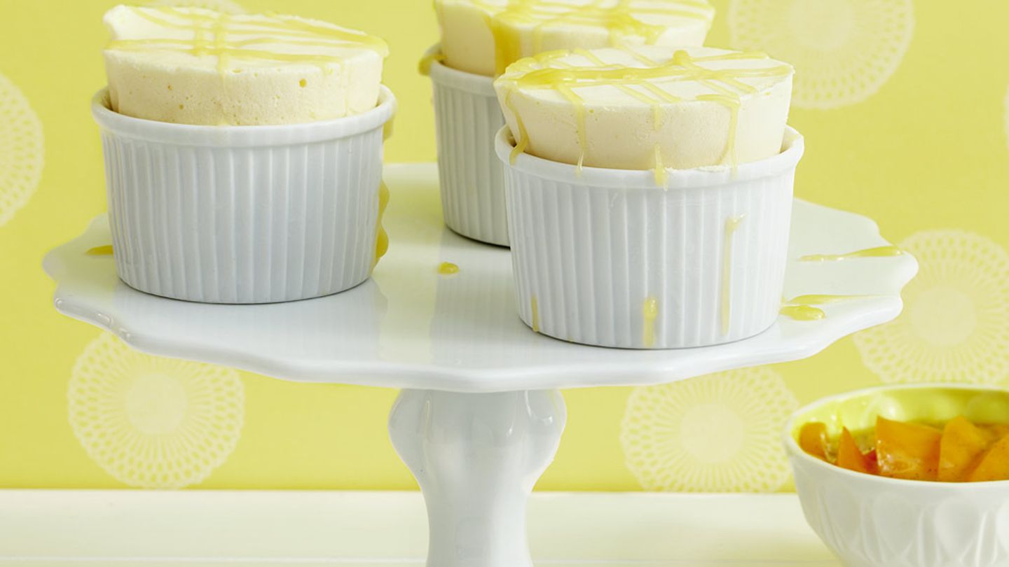 Zitronen-Parfait mit Mangokompott Rezept