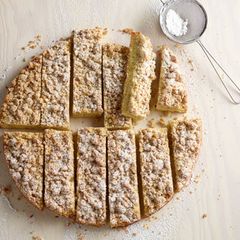 Haselnuss-Streuselkuchen
